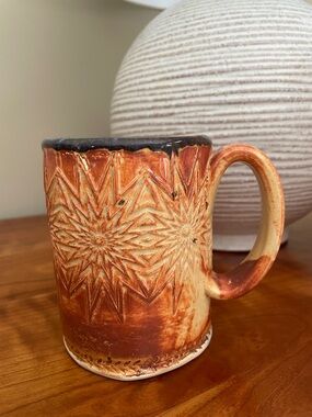 Artisan Signed Studio Pottery Mug - Sgraffito Starburst 16oz